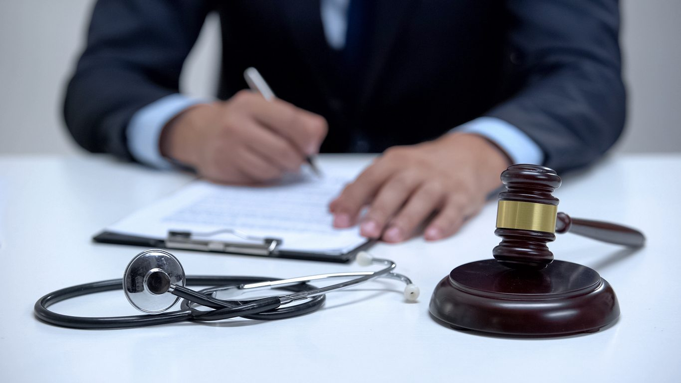 What Are the Essential Tips For a Successful Personal Injury Lawyer Job Application?